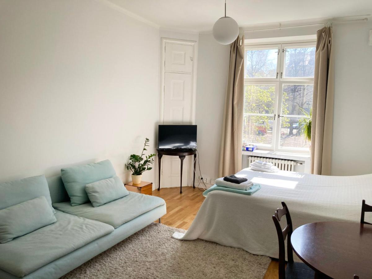 Bright One-Room Studio In The Heart Of Kallio Хельсинки Экстерьер фото
